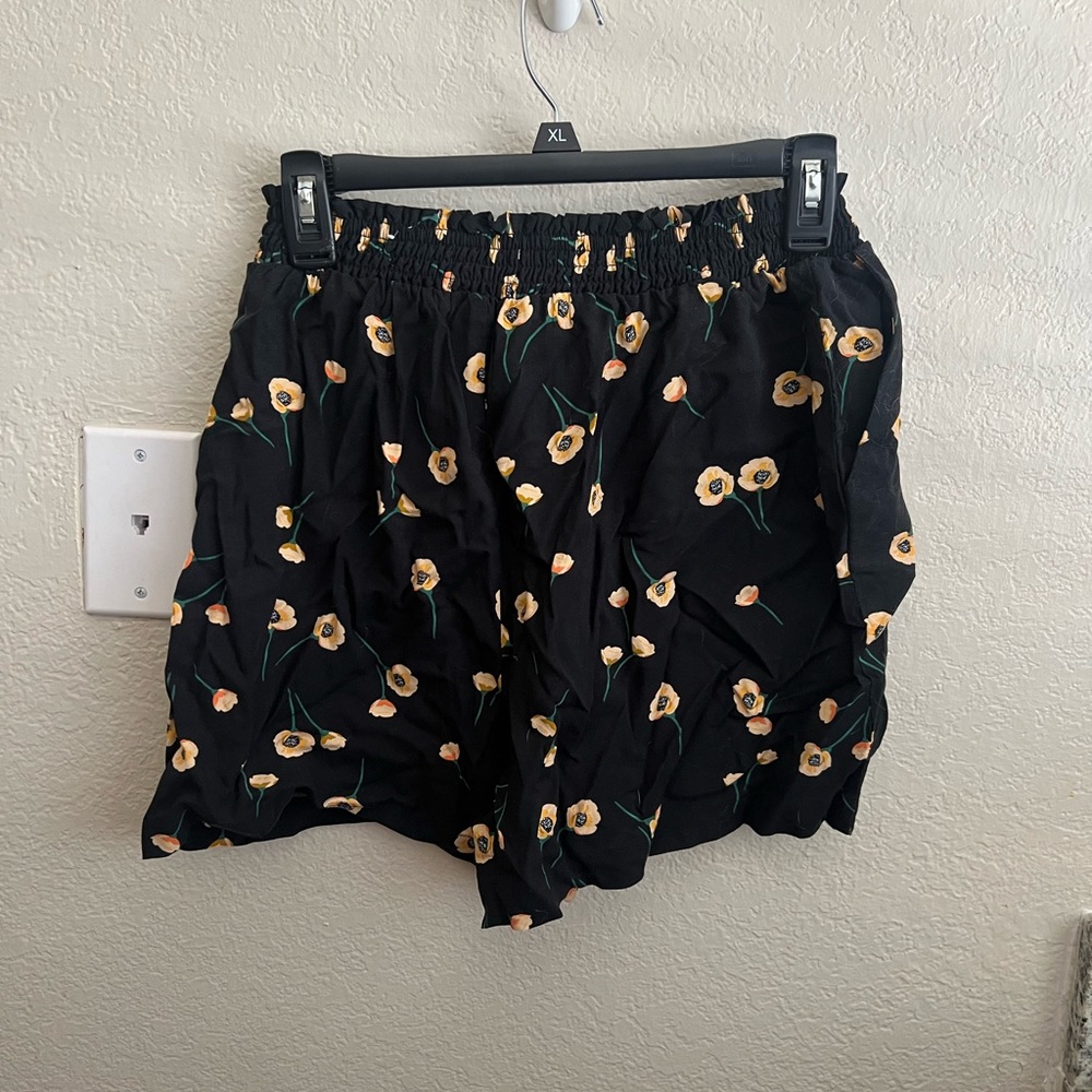 Women’s pop sugar shorts